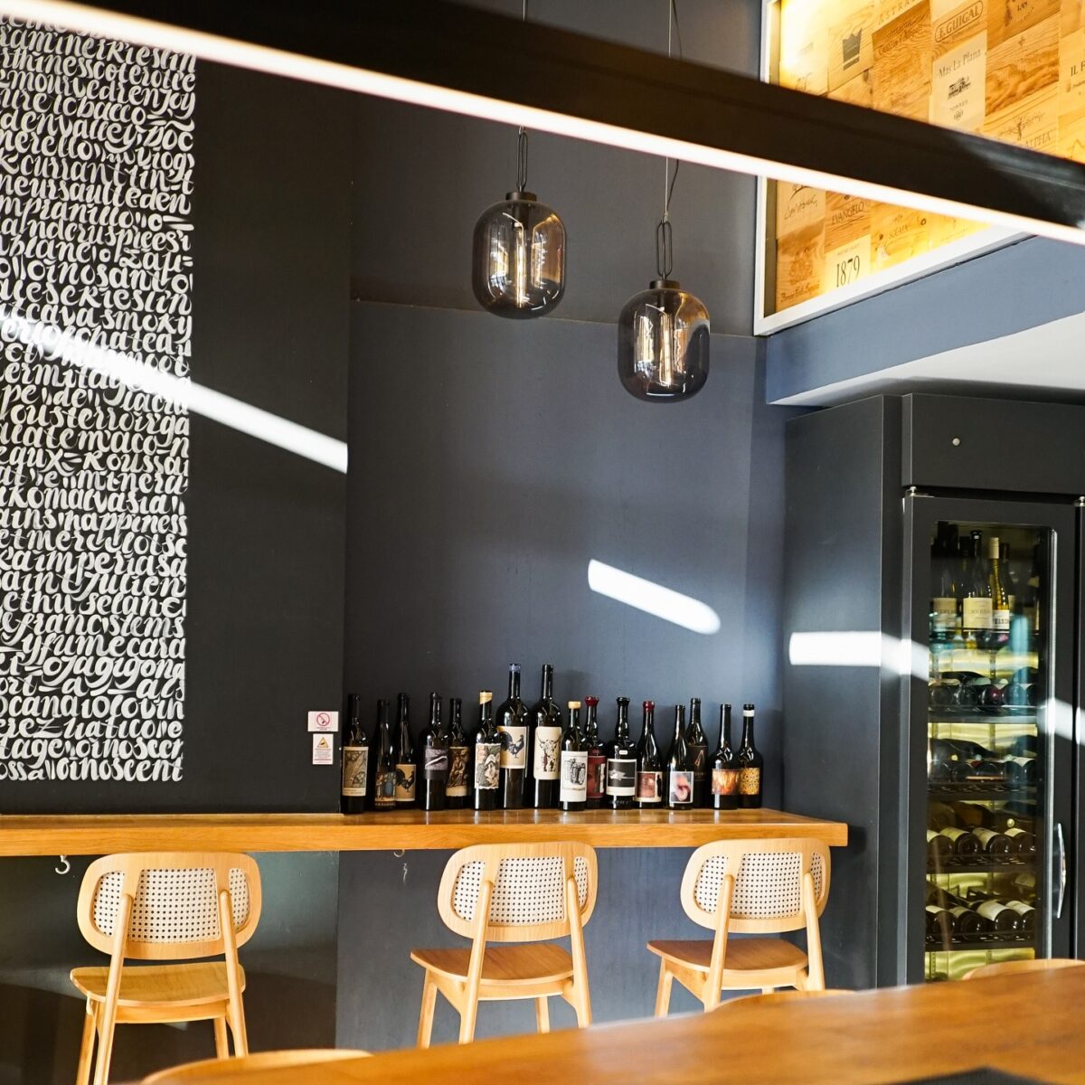 5 wine bars της Αθήνας για να απολαύσεις καλό κρασί & πεντανόστιμα πιάτα