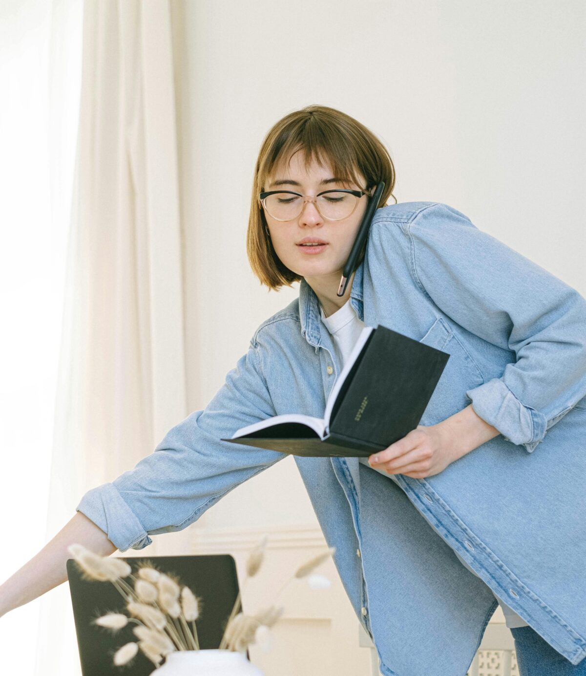 5 συνήθειες που ανεβάζουν το στρες τα ύψη (ενώ νομίζεις ότι όλα είναι under control)