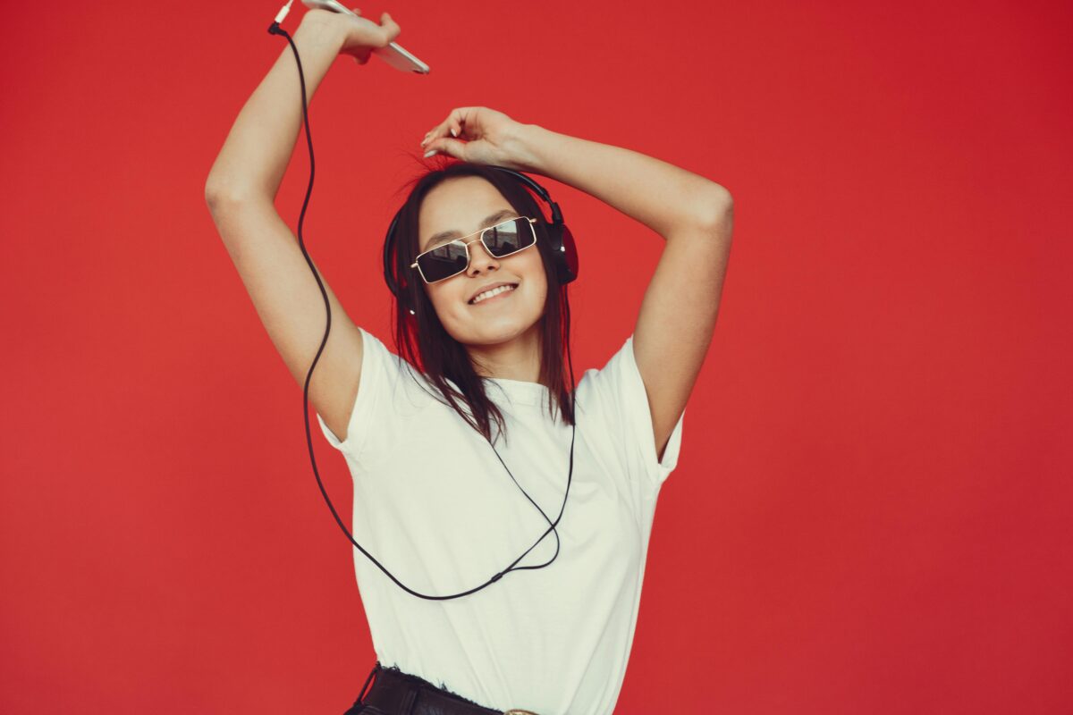 10 τραγούδια για να βρεις αμέσως το κέφι και τη χαρά σου