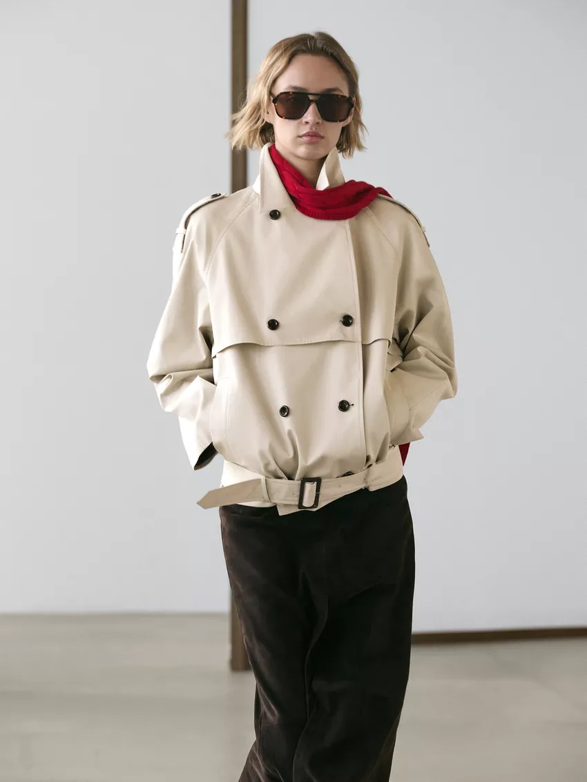 Κοντό trench με λεπτομέρεια ζώνη – Massimo Dutti