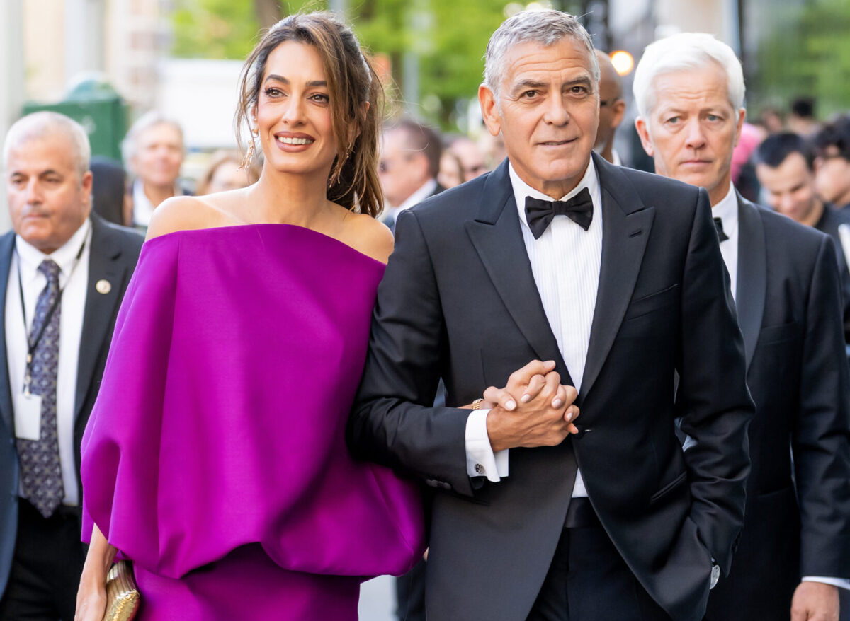 Amal Clooney: Έκλεψε τις εντυπώσεις με magenta minidress στο Chaplin Award Gala
