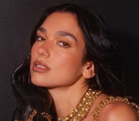 Dua Lipa: Πώς θα αντιγράψεις τα ζουμερά χείλη της