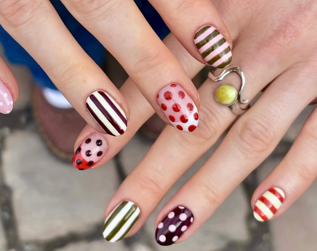 Κοντά νύχια: 10 κομψά & trendy mani για να πιάσεις τον Μάη!