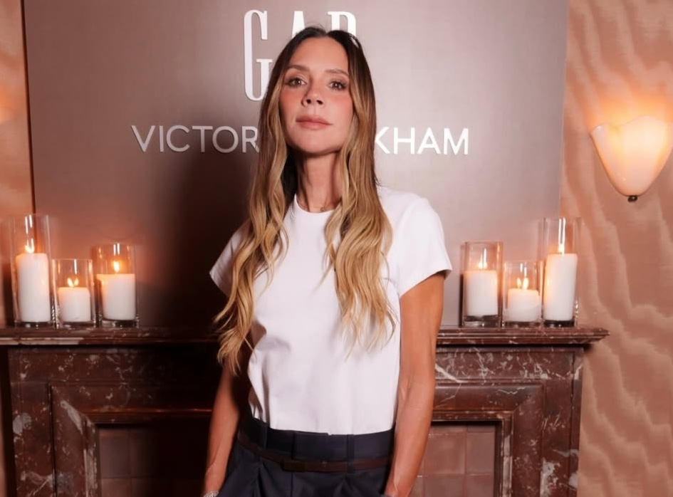 Η Victoria Beckham έκανε το ιδανικό ξανθό για γυναίκες άνω των 50