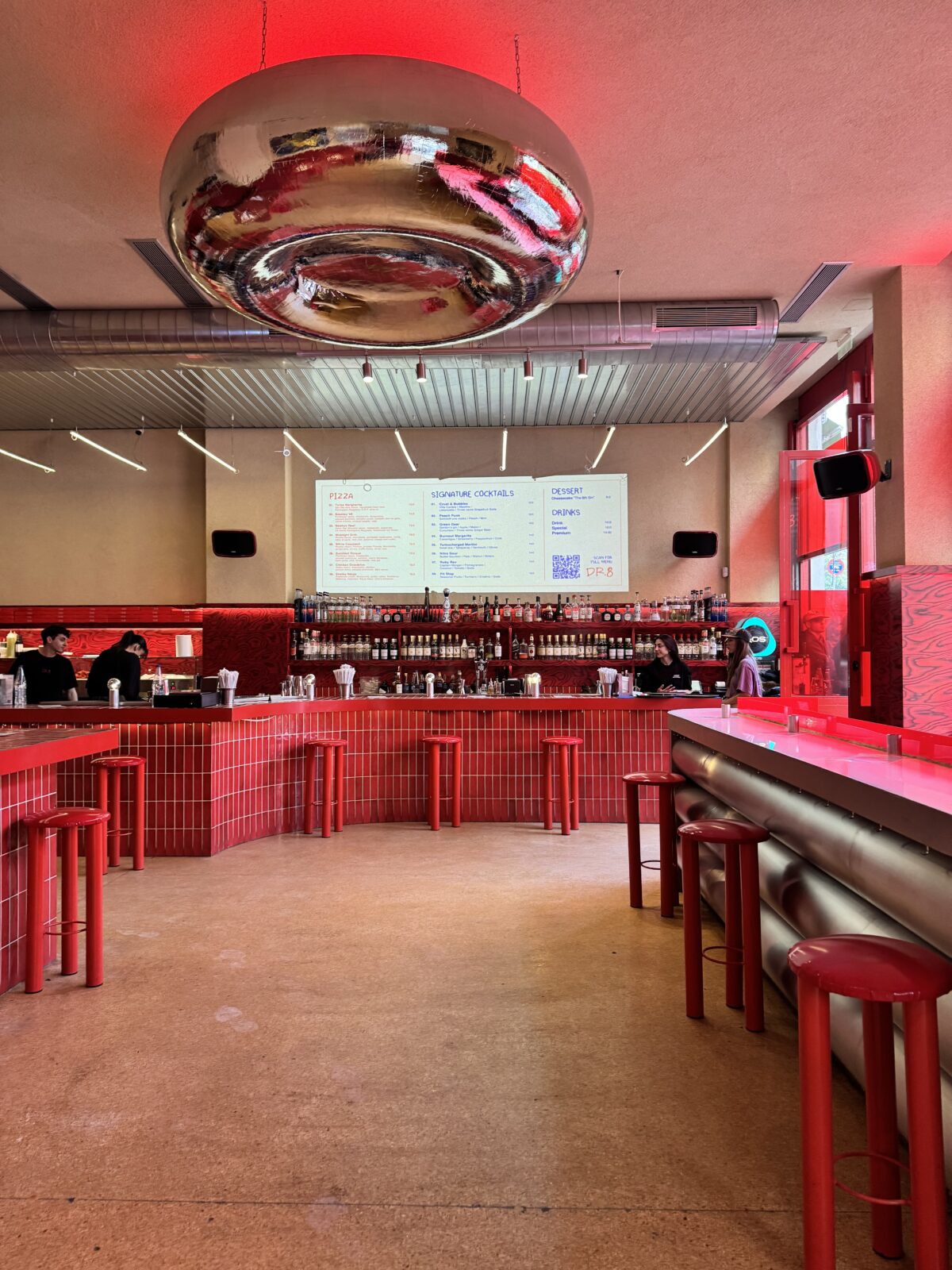 bar στην οδό Δραγατσανίου