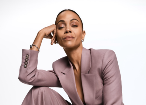 Zoe Saldana: «Την καλύτερη beauty συμβουλή μού την έδωσε η γιαγιά μου»