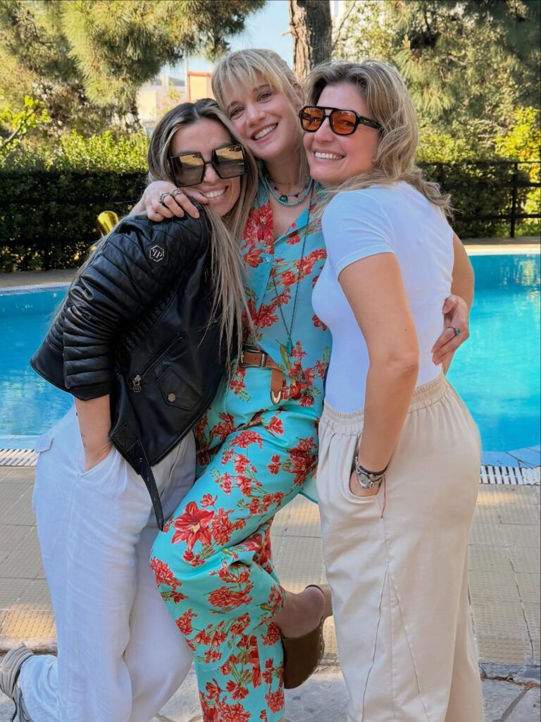 Η Τζένη Θεωνά στα γενέθλια του γιού της, Αρίωνα.