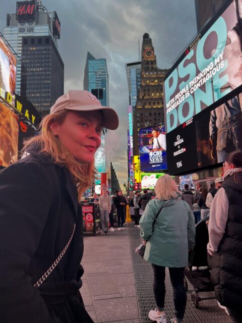 Η Λένα Παπαληγούρα στην Times Square.