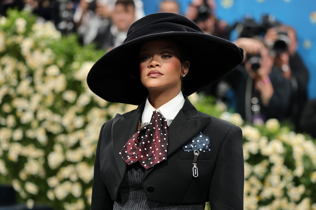 Η Rihanna στο πρώτο εξώφυλλο με την 7 μηνών κόρη της – Απλώς iconic!