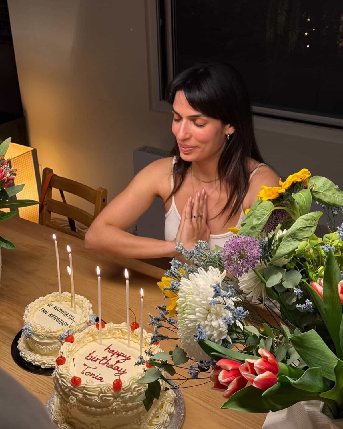 H Τόνια Σωτηροπούλου στα γενέθλιά της.