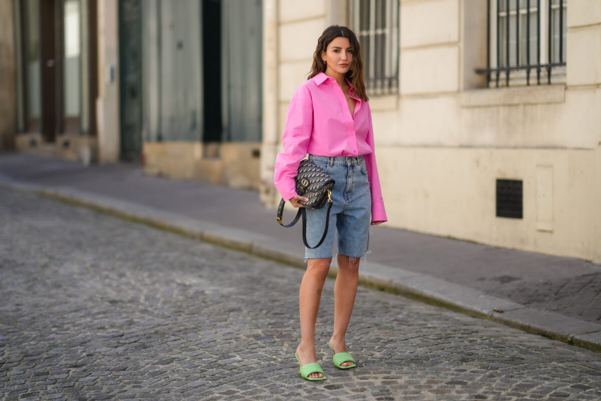 Το bermuda shorts είναι και πάλι εδώ – Η 90s τάση που ήρθε για να μείνει