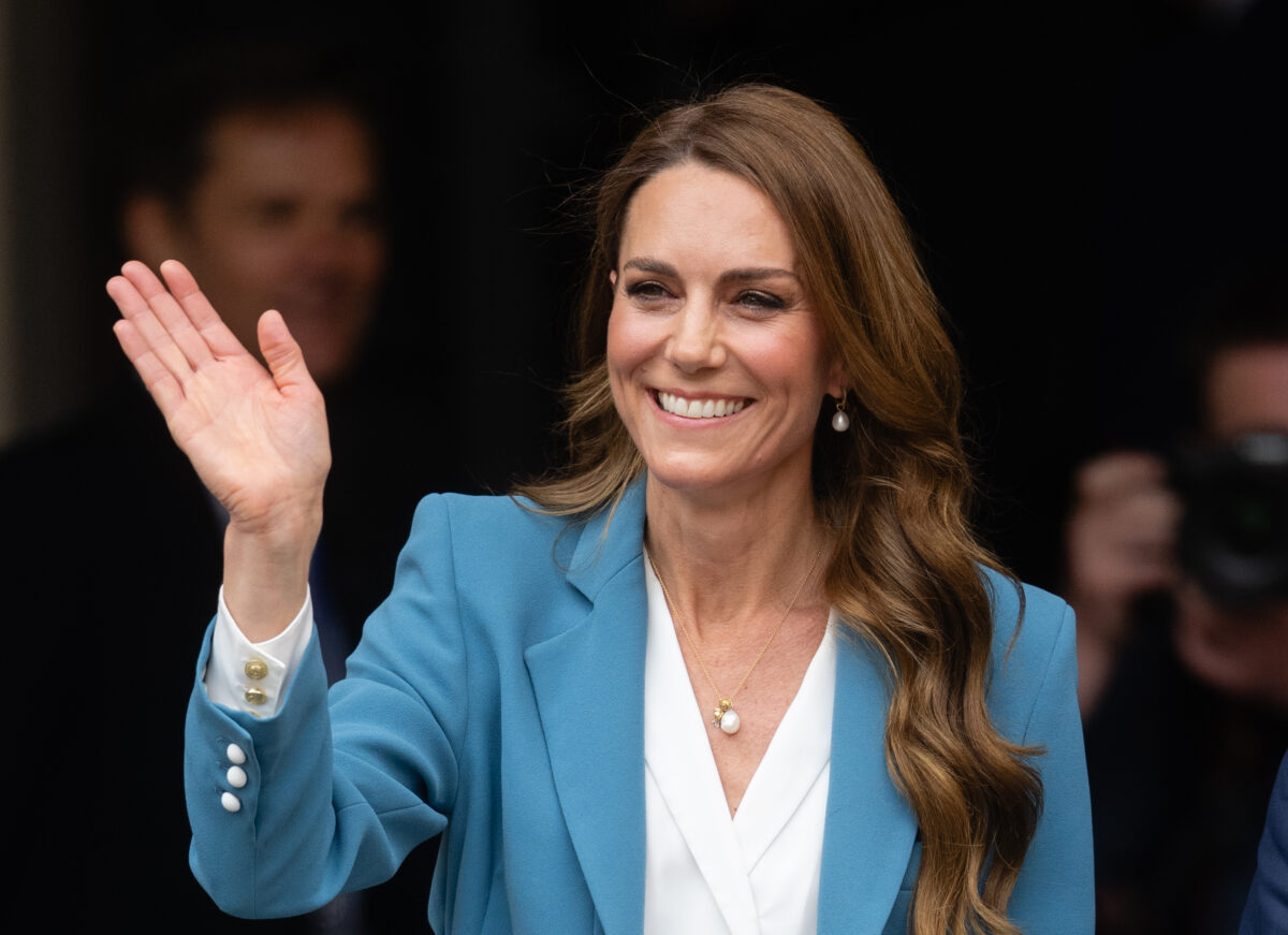 Η Kate Middleton παρέδωσε μαθήματα quiet luxury με το mermaid blue κοστούμι της στην Ιταλία