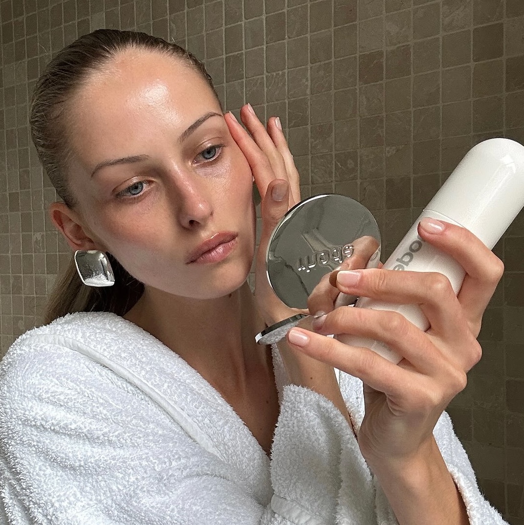 Λαμπερή επιδερμίδα: 3 beauty συνήθειες που κάνουν τη διαφορά