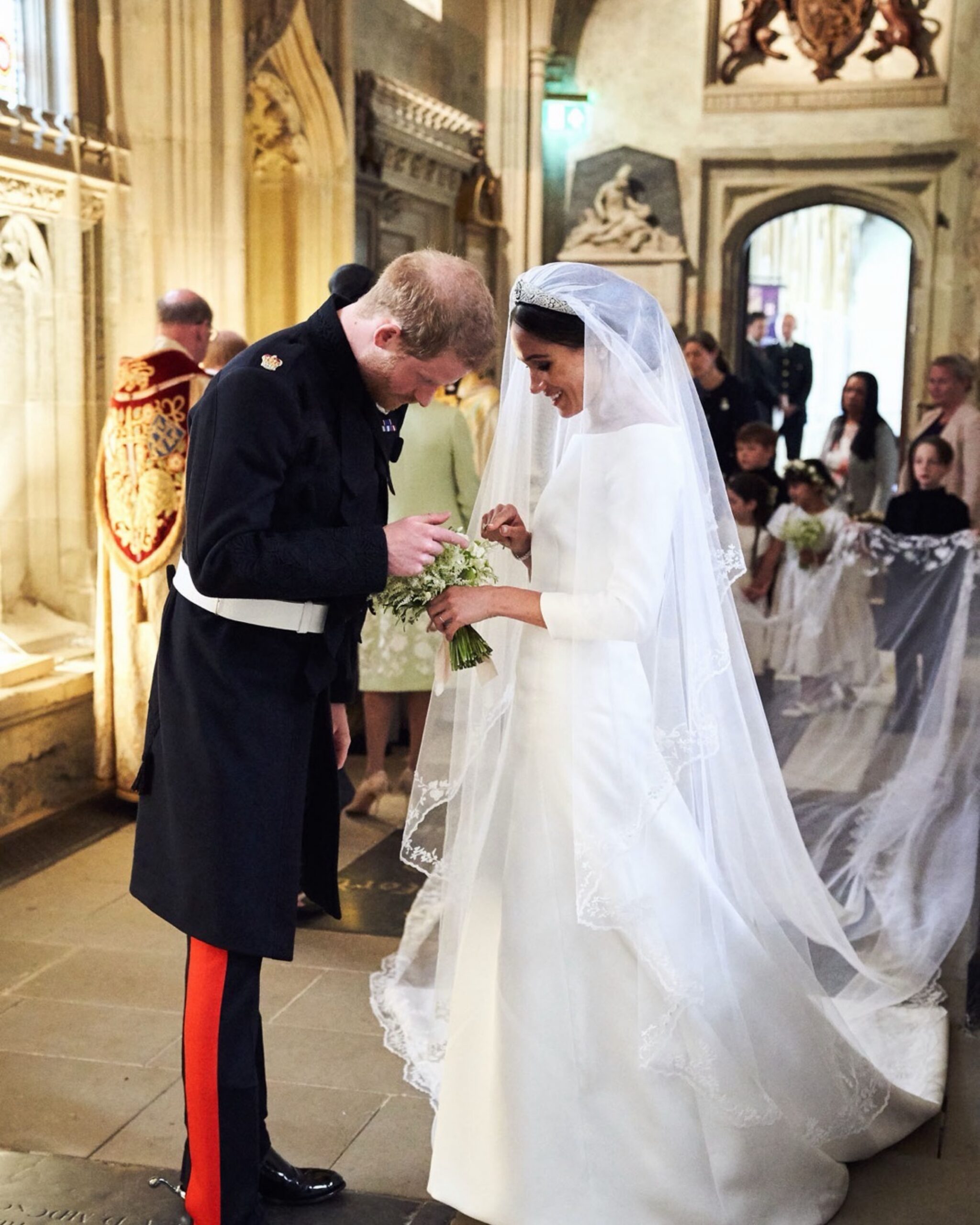 Meghan Markle και πρίγκιπας Harry. Επέτειος γάμου. Αδημοσίευτες φωτογραφίες από το γάμο.