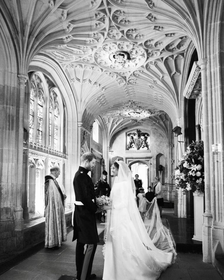 Meghan Markle και πρίγκιπας Harry. Επέτειος γάμου. Αδημοσίευτες φωτογραφίες από το γάμο.