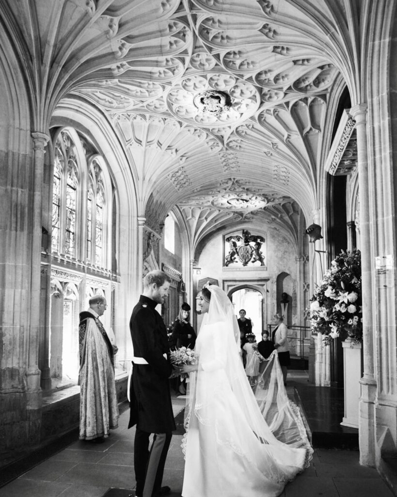 Meghan Markle και πρίγκιπας Harry. Επέτειος γάμου. Αδημοσίευτες φωτογραφίες από το γάμο.