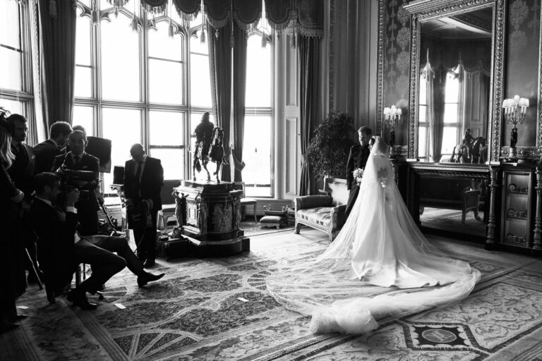 Meghan Markle και πρίγκιπας Harry. Επέτειος γάμου. Αδημοσίευτες φωτογραφίες από το γάμο.