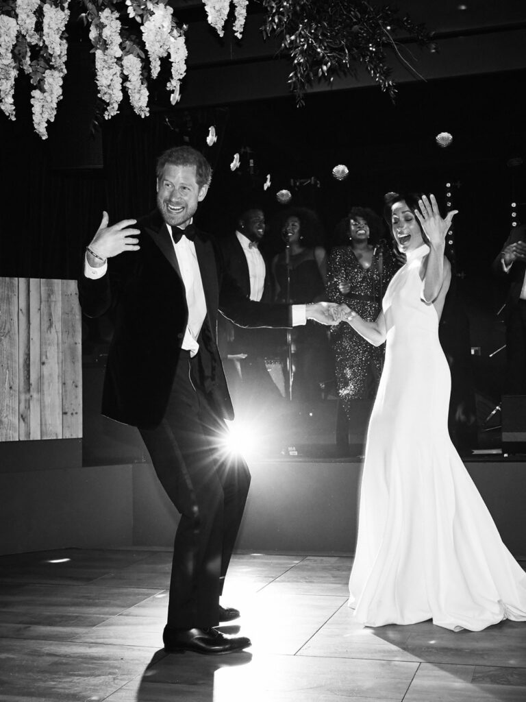 Meghan Markle και πρίγκιπας Harry. Επέτειος γάμου. Αδημοσίευτες φωτογραφίες από το γάμο.