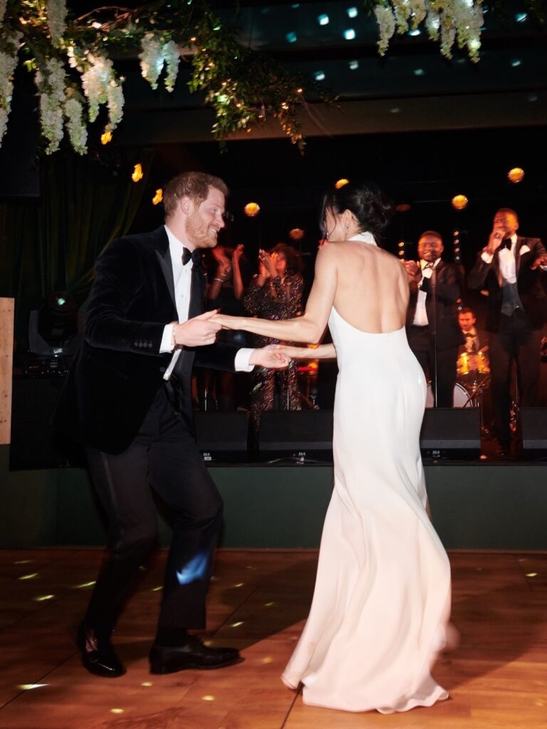 Meghan Markle και πρίγκιπας Harry. Επέτειος γάμου. Αδημοσίευτες φωτογραφίες από το γάμο.