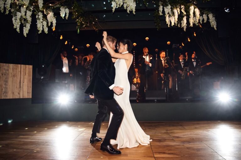 Meghan Markle και πρίγκιπας Harry. Επέτειος γάμου. Αδημοσίευτες φωτογραφίες από το γάμο.