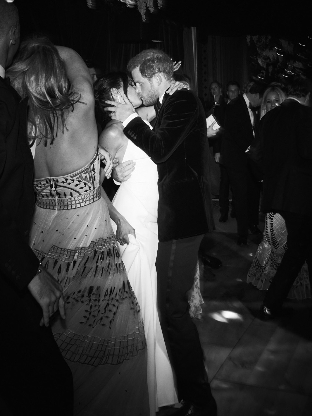 Meghan Markle και πρίγκιπας Harry. Επέτειος γάμου. Αδημοσίευτες φωτογραφίες από το γάμο.