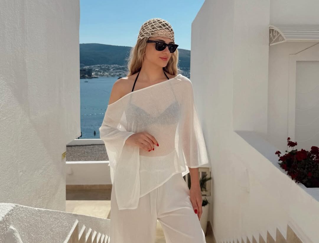 Μπαντάνα: To boho αξεσουάρ που χαρίζει ανεπιτήδευτη καλοκαιρινή γοητεία