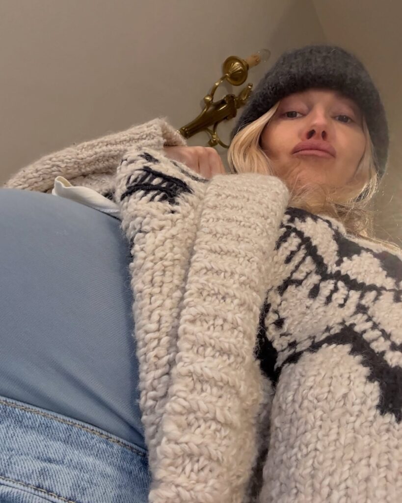 Η Sienna Miller έγκυος στο 3ο της παιδί.