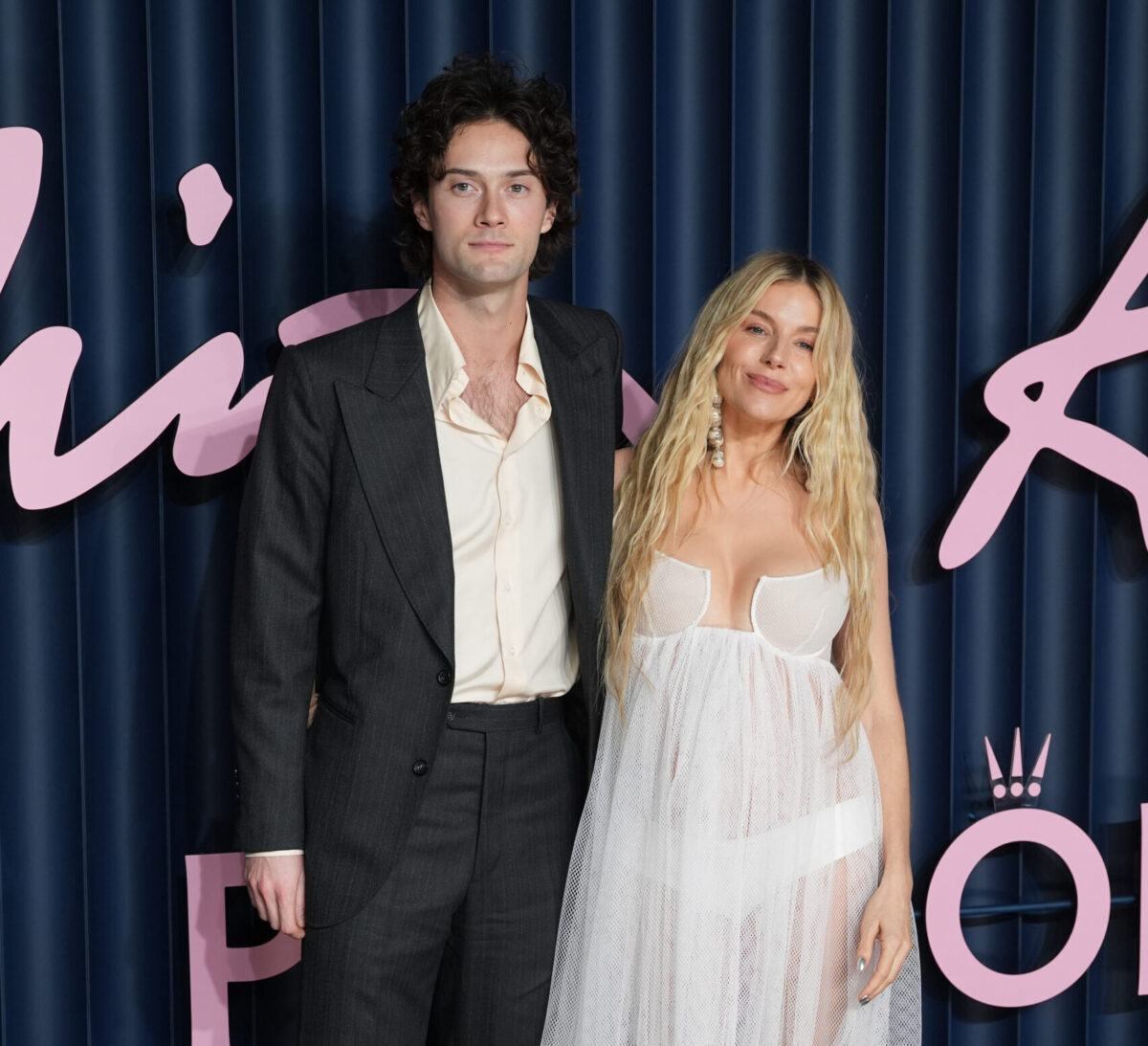 O Oli Green και η Sienna Miller