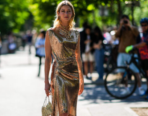 Golden bags: Πώς να δώσεις λάμψη στα party looks της σεζόν με αυτό το glamorous αξεσουάρ