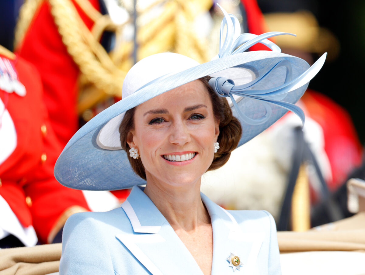 Kate Middleton: Η εμφάνιση με icy-blue φόρεμα στο Trooping the Colour ήταν το απόλυτο nod στην πριγκίπισσα Diana