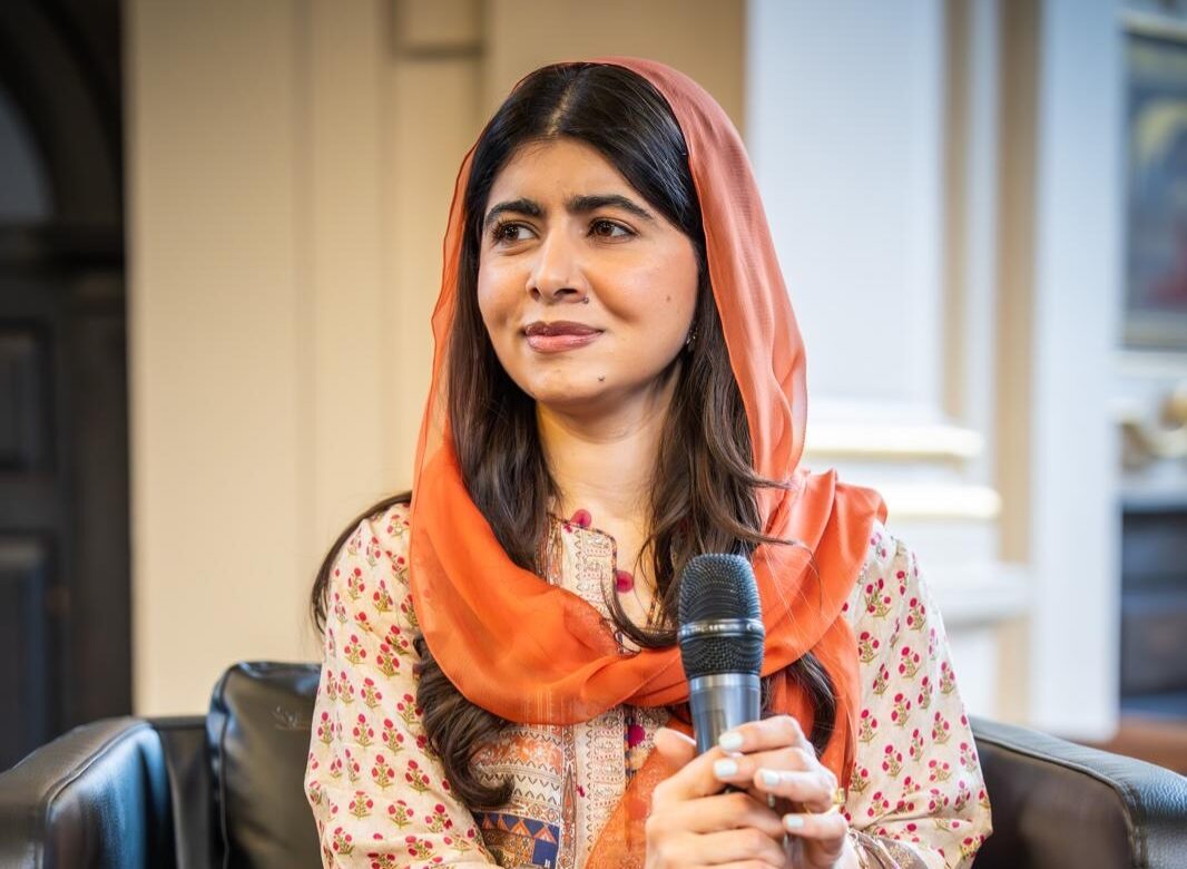 Η Malala Yousafzai στέλνει το δικό της μήνυμα ενδυνάμωσης μέσα από την Gen Z καμπάνια της &Coach