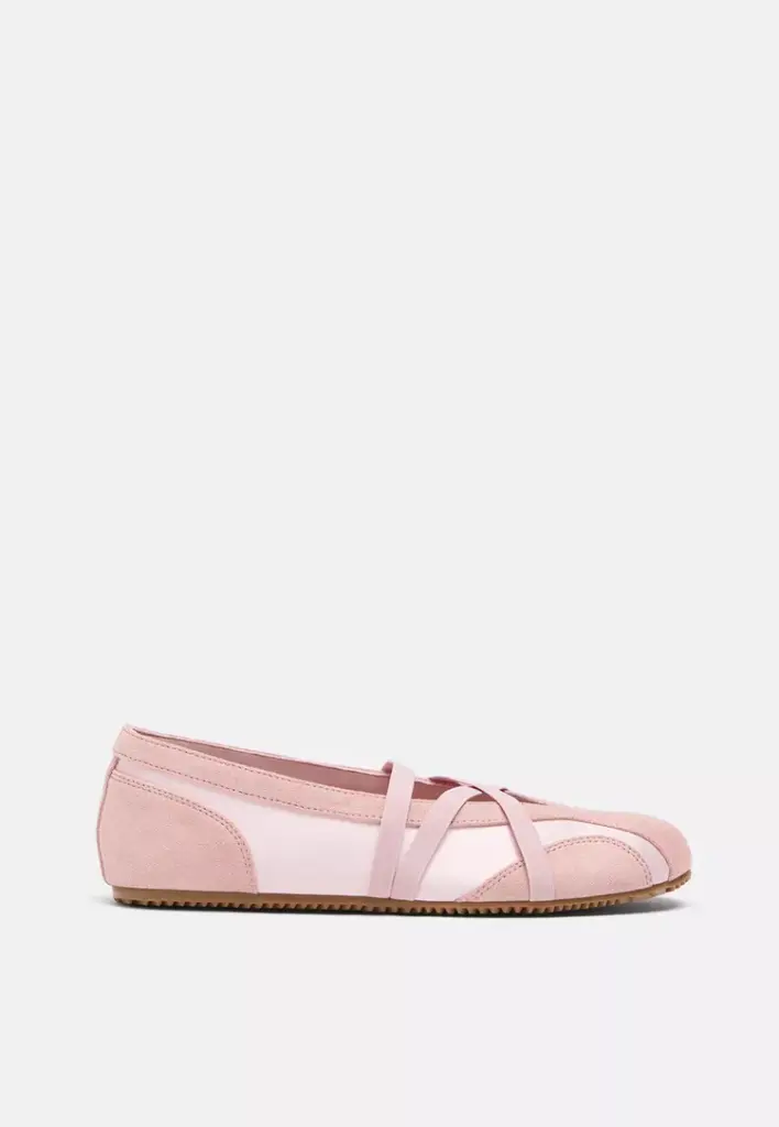 sneakerinas-me-stavrota-lourakia-stradivarius