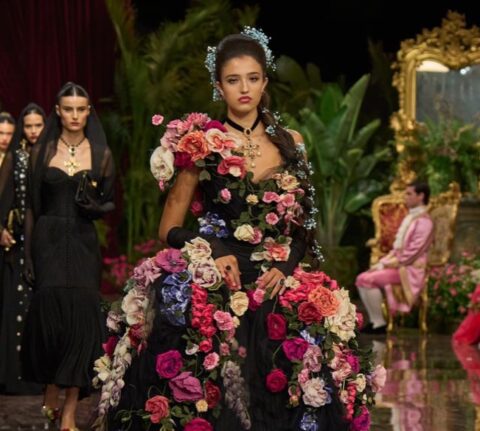 Léonie Cassel: Ποια είναι η 16χρονη κόρη της Monica Bellucci που έκανε το ντεμπούτο της στην πασαρέλα του οίκου Dolce & Gabbana