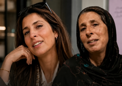 Η Sylvie Yasmina, αιχμάλωτη του άντρα της στο Πακιστάν για 12 χρόνια. Το πριν και το μετά.