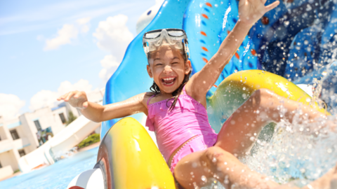 5 water parks κοντά στην Αθήνα για ατέλειωτες βουτιές με τα παιδιά