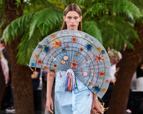 Dior Fall/Winter 2026: Το show υψηλής ραπτικής που ένωσε την ινδική παράδοση με τη γλυπτική τέχνη