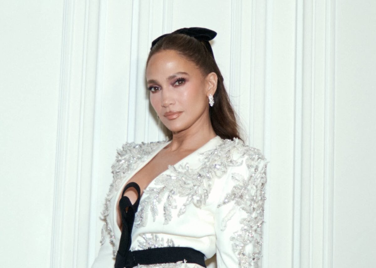 Jennifer Lopez: Φόρεσε το πιο κομψό hair accessory στην Couture Week