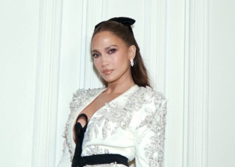 Jennifer Lopez: Φόρεσε το πιο κομψό hair accessory στην Couture Week