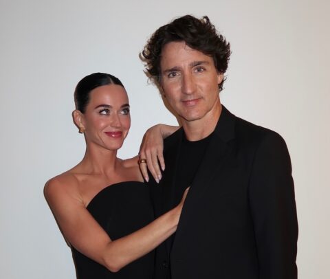 1 χρόνος σχέσης για Katy Perry και Justin Trudeau & το γιορτάζουν στο Saint-Tropez: Τα φιλιά και οι αγκαλιές μέσα στη θάλασσα (φωτογραφίες)