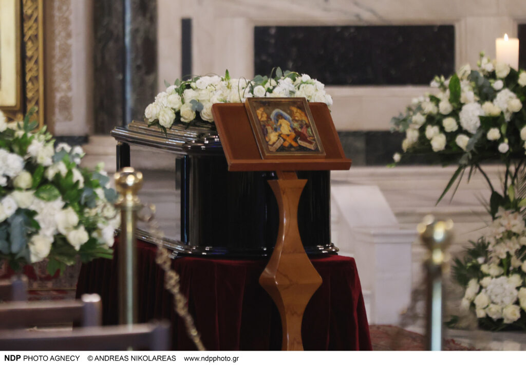 Κηδεία Μάρως Κοντού