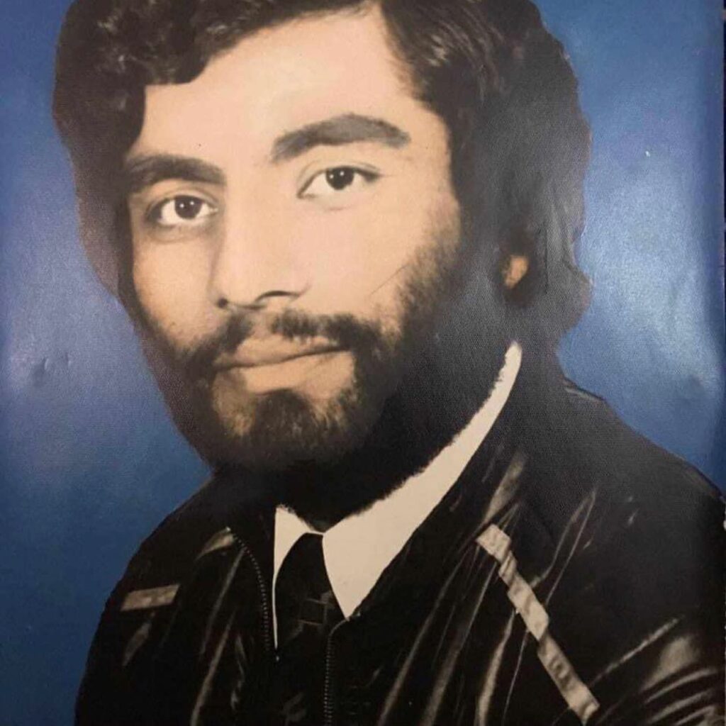 O πατέρας της Nilofar Ayoubi.