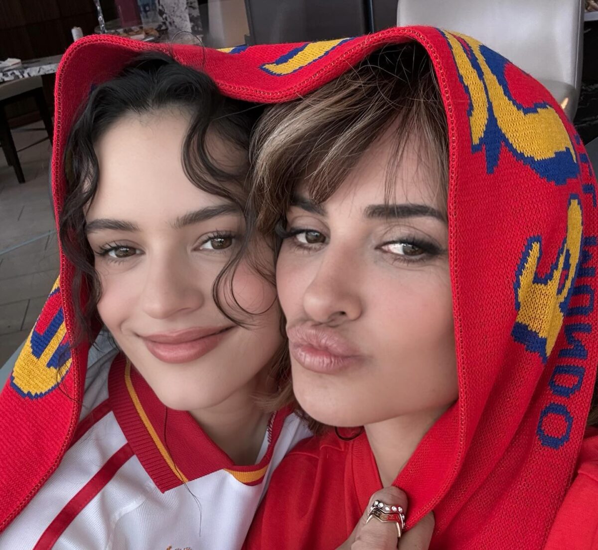 H Penelope Cruz και η Rosalia.