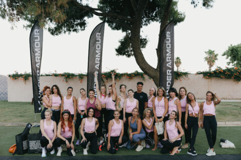 UNDER ARMOUR Yoga Sunset Session: Μια εμπειρία ευεξίας δίπλα στη θάλασσα με φόντο το ηλιοβασίλεμα της Αθηναϊκής Ριβιέρας