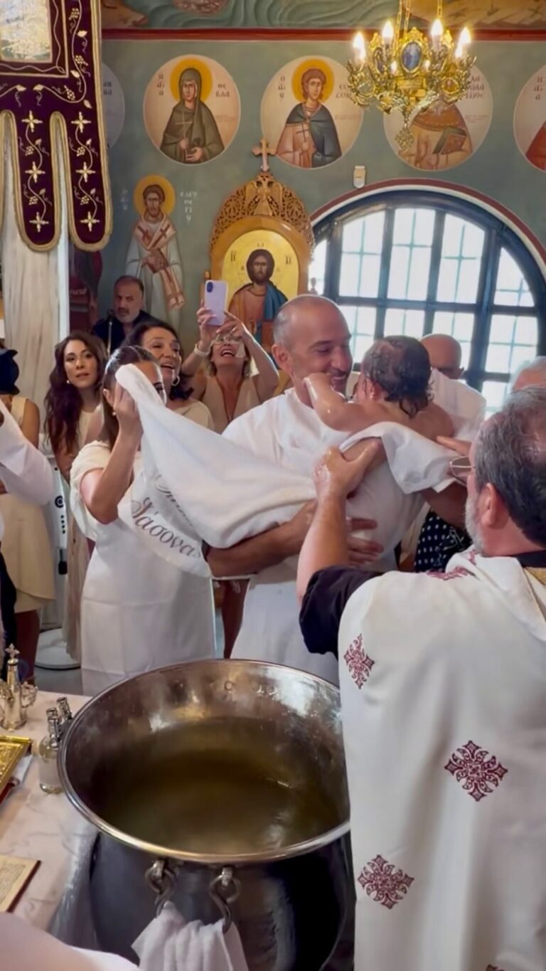 Βάφτιση Ιάσονα, γιου της Ευρυδίκης Βαλαβάνη και του Γρηγόρη Μόργκαν