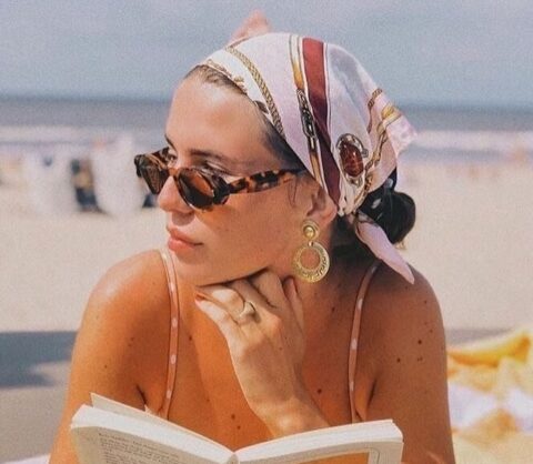 Beach hair: 10 εύκολα & cool χτενίσματα για την παραλία