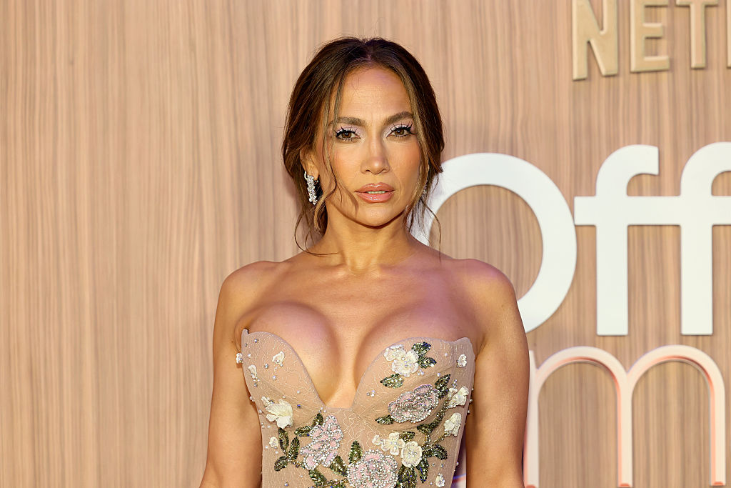 H Jennifer Lopez