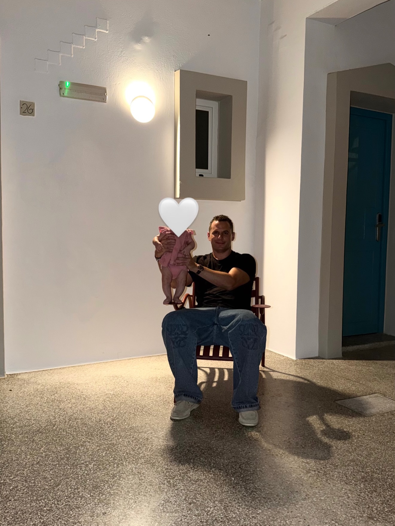 Η Κατερίνα Καινούργιου, ο Παναγιώτης Κουτσουμπής και η μικρή Ξένια στην Κρήτη.