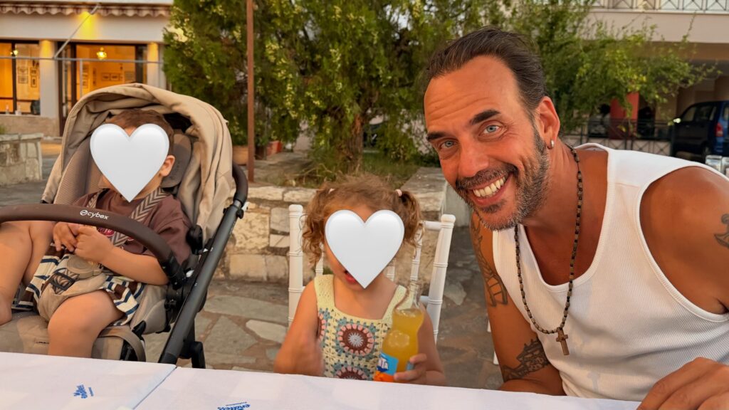 Πάνος Μουζουράκης και παιδιά