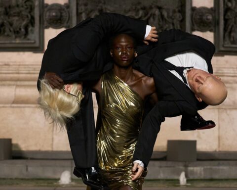 Matières Fécales SS2027: Το καθηλωτικό show στην Place de la République και το ανατρεπτικό finale