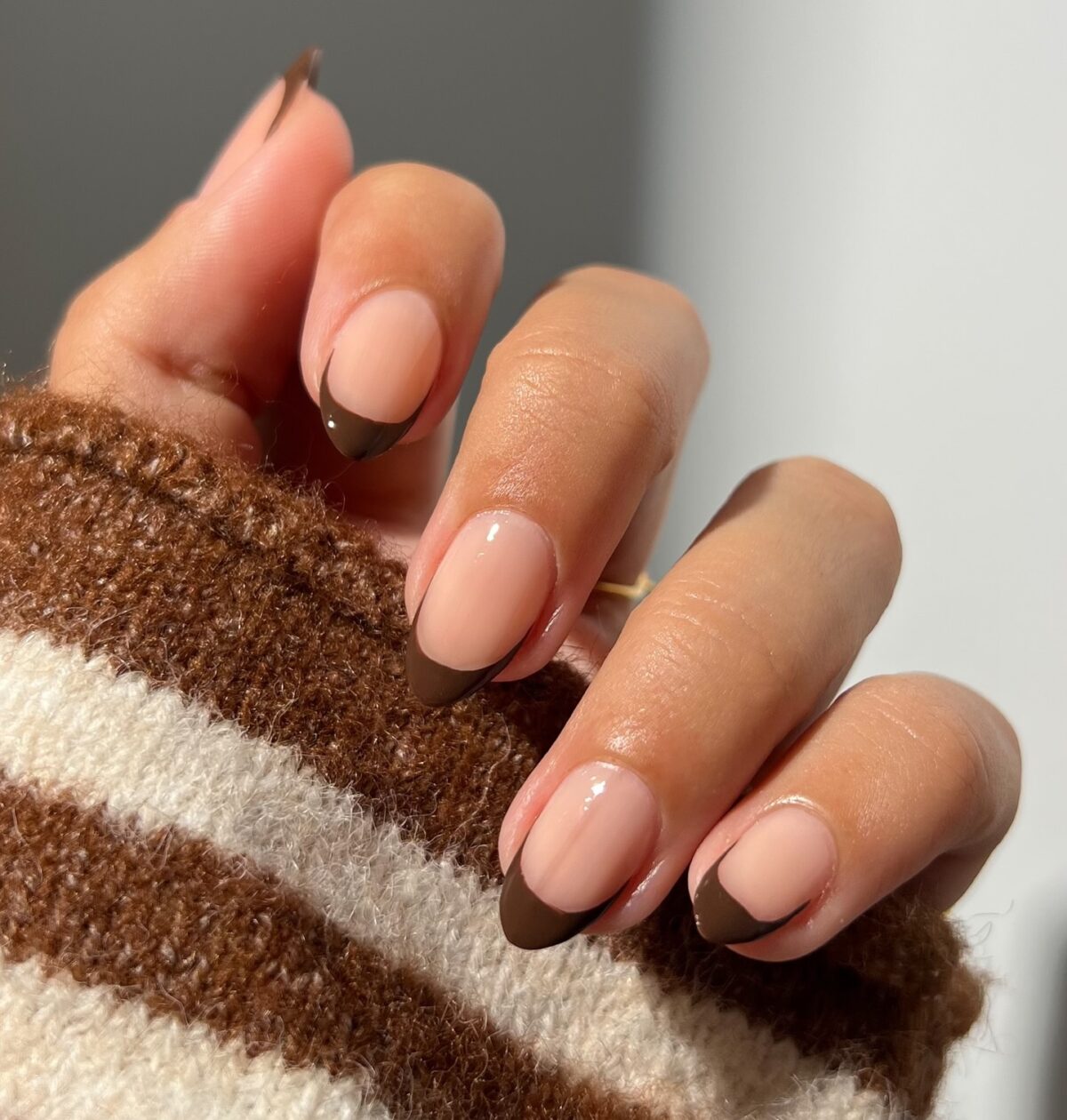 chocolate brown nails cozy φθινοπωρινο γαλλικο μανικιουρ σοκολατι νυχια